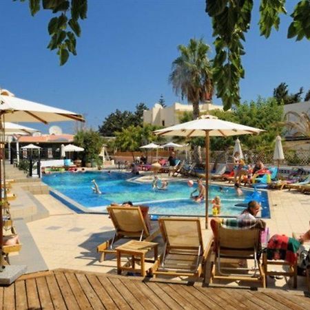 Arlekin Tango Apartment Malia  Ngoại thất bức ảnh